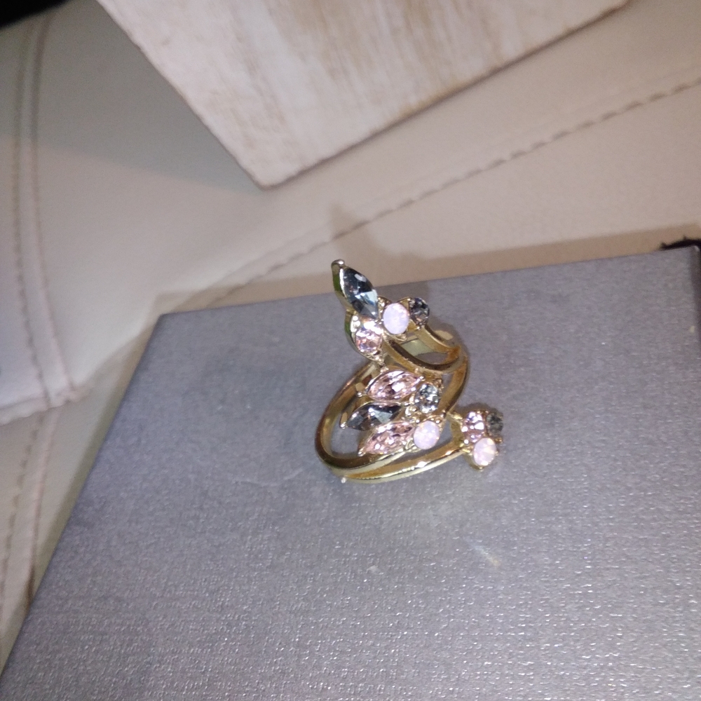Elegant Gold and Pink Gemstone Ring